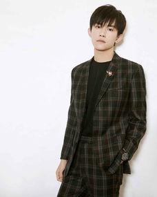 娱乐吃瓜爆料易烊千玺,娱乐圈的神秘瓜王,揭秘他的吃瓜传奇