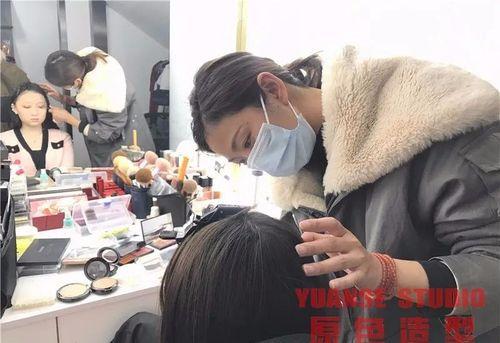 娱乐公司员工吃瓜现场,员工吃瓜现场揭秘幕后故事